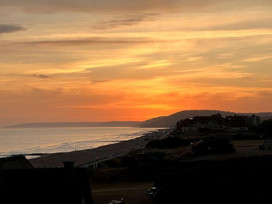 Sur La Plage / Enjoy The Beach Apartment Cabourg Exterior foto